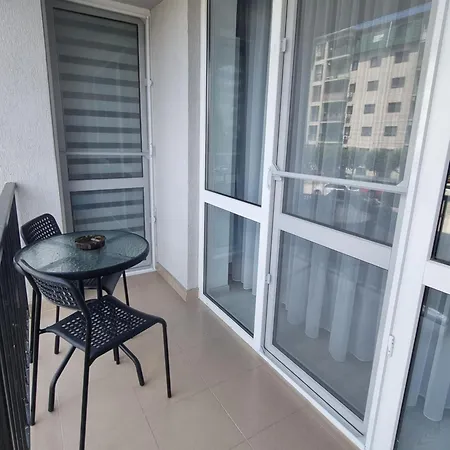 One Militari Apartman *