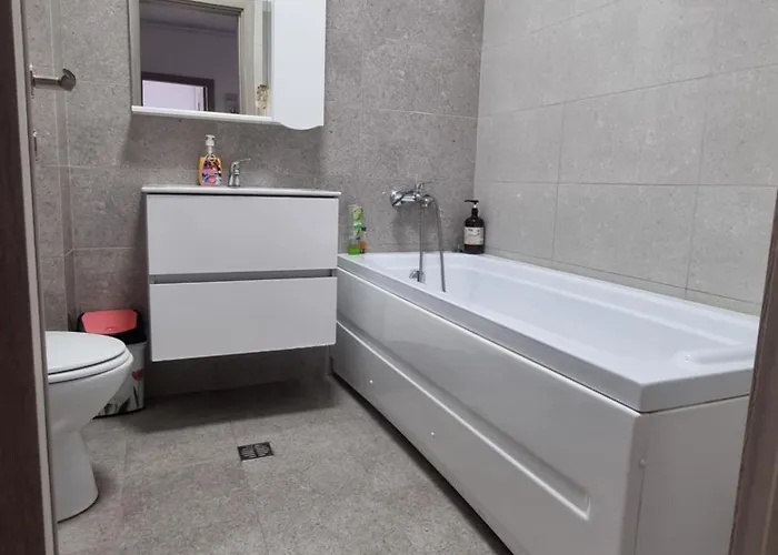 One Militari * 부쿠레슈티